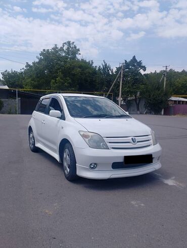 Toyota: Toyota ist: 2002 г., 1.3 л, Автомат, Бензин