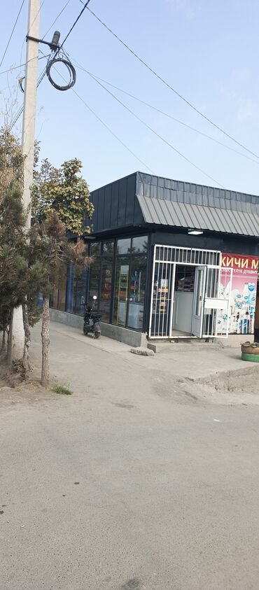 квартира долгосрочная кызыл аскер: Ижарага берем Дүкөн, Өзүнчө турган дүкөн, 45 кв. м Иштеп жаткан, Жабдуулары менен, Ремонту менен, Суу, Канализация, Электр жарыгы, Кампа, Кондиционер, Видеокөзөмөл жана сигнализация