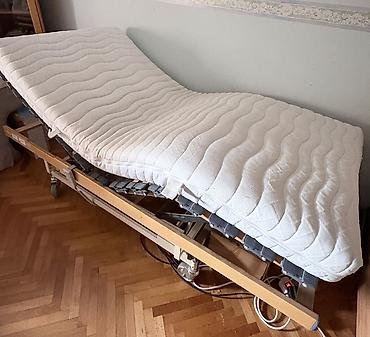 Medicinski krevet sa daljinskim nudi električno podešavanje naslona za