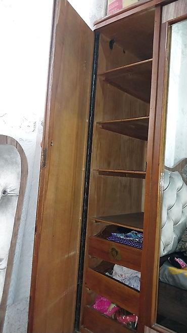 dolab islenmis: İşlənmiş, 3 qapılı, Güzgülü, Qəhvəyi, Taxta, Açılan, Düz dolab — 2