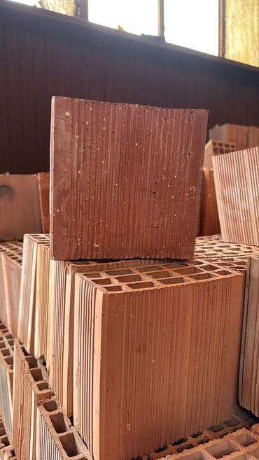 Kərpiclər: Keramzit/keramik boşluqlu blok (hörgü kərpici) - Material: bişmiş gil — 6