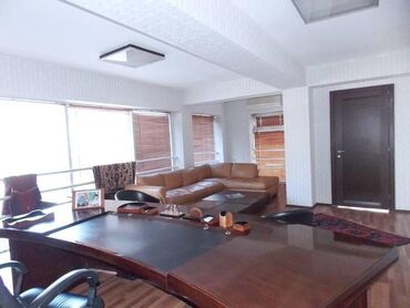 Ofislər: Xətai metrosuna yaxin 17 mertebeli binanın 2-ci mərtəbəsində — 3