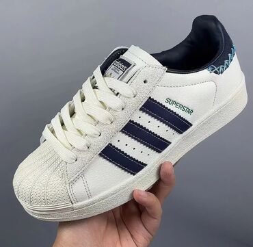 баш кайынды: Adidas Superstar — икона стиля, которая никогда не выйдет из моды!**