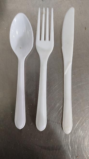 Birdəfəlik plastik çəngəl–qaşıq–bıçaq dəsti 100 əd - 3 man - Rəng: ağ lalafo.az -da Birdəfəlik plastik çəngəl–qaşıq–bıçaq dəsti 100 əd - 3 man - Rəng: ağ