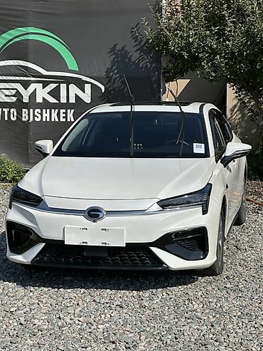 roewe ei5: GAC Aion S — электрический седан белого цвета. Основные особенности — 1