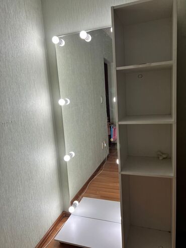 ош зеркало: Зеркало с подсветкой и с просторными полками😍 Состояние новое✅💯 по