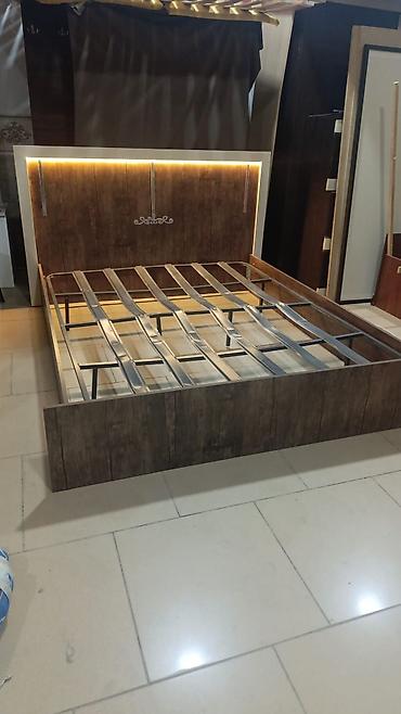 taxt satilir: TAXT SATILIR əla vəziyyətdə Matras mümkündür 180/2 metr Qiymət 200 — 1