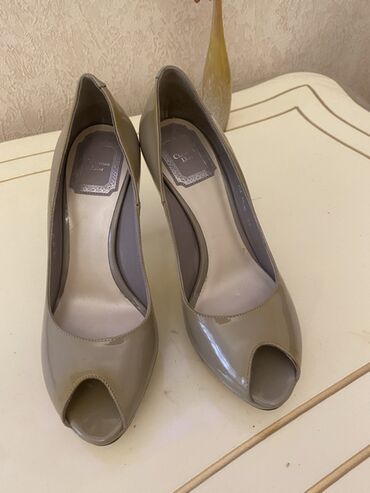 Tuflilər: Tuflilər, YSL, Ölçü: 37, rəng - Mavi, Yeni — 32