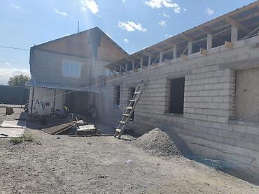 Үйлөрдү сатуу: Продаю дом участок 5 соток 2 этожа 1 пристройка 1 этаж 1комната 1 — 2