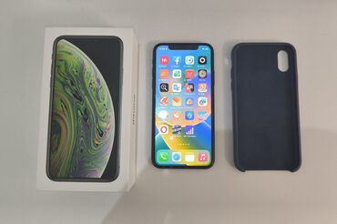 Apple iPhone: IPhone Xs, Б/у, 64 ГБ, Черный, Зарядное устройство, Защитное стекло, Чехол, 71 %