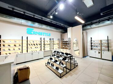 арендовать место в салоне красоты: Продаю Бутик В торговом центре, 37 м², 3 этаж
