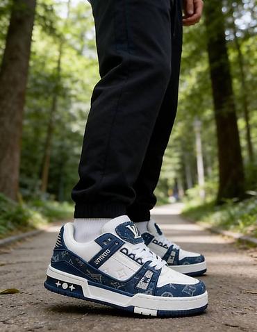 Patike: LV
 od 36 do 46 
7500 din — 8