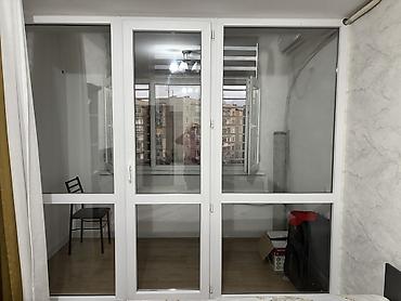бу шезлонг: Балконная дверь, Б/у, Со стеклом, Пластик — 1