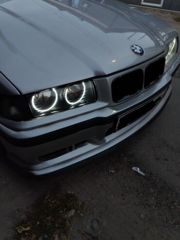 я ищу бмв: BMW 3 series: 1991 г., 2.5 л, Механика, Бензин, Седан