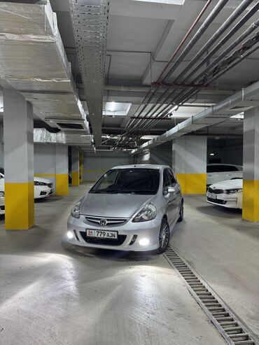 срочно продать машину: Honda Fit: 2002 г., 1.3 л, Вариатор, Бензин, Кроссовер
