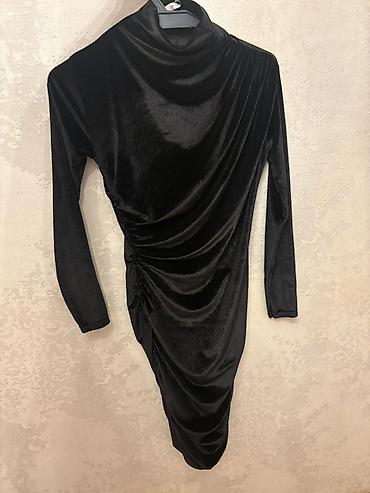 stringer alt geyimi: Qadın məxmər don – qara rəng
Xs-S razmer — 1