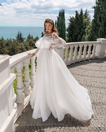 Свадебные платья: Срочно продается свадебные платья от 3000 до 15000 сом состояние