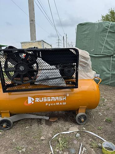 Инструменты: Компрессор воздушный Russmash (РуссМАШ), передвижной поршневой - Тип — 2