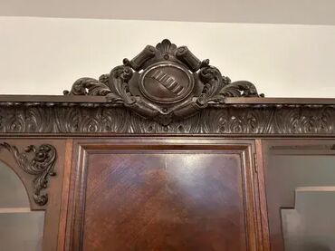 Stilske vitrine: Chippendale Stara stilska biblioteka / kabinetska vitrina 📚✨ Stara na lalafo.rs — 10 Stilske vitrine: Chippendale Stara stilska biblioteka / kabinetska vitrina 📚✨ Stara — 10