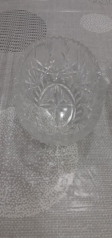 Konfet qabları: 2 ədəd oval formada meyvə qabı + 3 ədəd lodka formada . Hər biri 5azn — 10