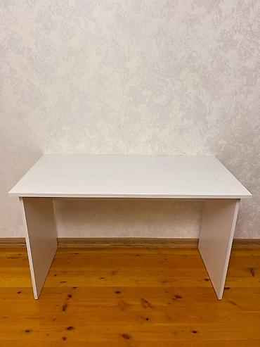 İşlənmiş, Açılmayan, Kvadrat masa lalafo.az -da İşlənmiş, Açılmayan, Kvadrat masa