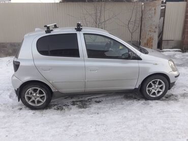 дево матиз 3: Toyota Yaris: 2001 г., 1.3 л, Механика, Бензин, Хэтчбэк