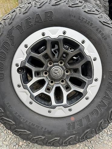 Комплект колес для внедорожника/пикапа: шины Goodyear Wrangler