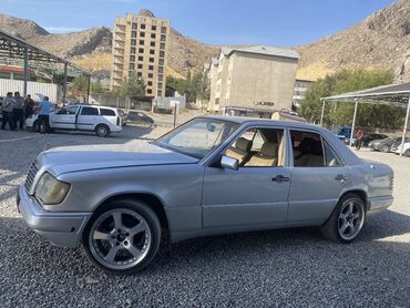 бусик мерс сапог: Mercedes-Benz E-Class: 1995 г., 2 л, Автомат, Бензин, Седан