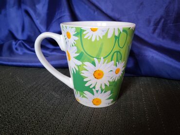 Čaše: Solja nova,vintaz porcekanska. Univerzalna solja. Visina. 9,5cm — 5