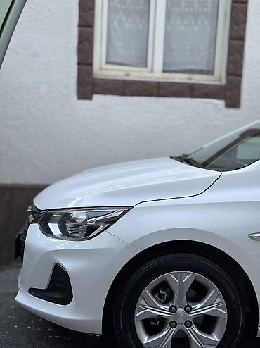 кобальт: Chevrolet Onix: 2020 г., 1 л, Автомат, Бензин, Седан — 2