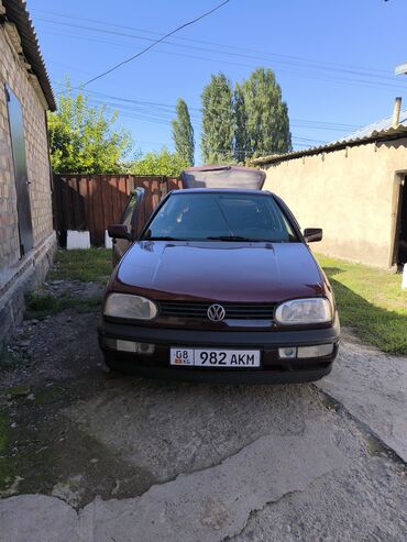 японская машина: Volkswagen Golf: 1993 г., 1.6 л, Механика, Бензин, Хетчбек