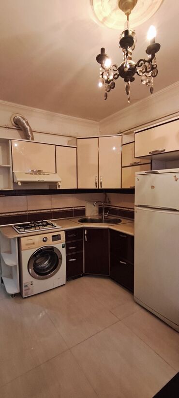 Uzunmüddətli kirayə mənzillər: XİRDALAN QƏNCLƏR SƏHƏRCİYİ. Riyat TİCERET mərkəziyle üzbəüz. 11 — 4