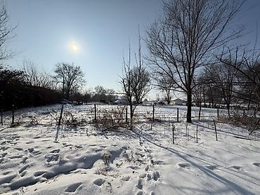 Продажа коттеджей и домов: Продаётся жилой дом с большим участком. 🌿 Продаётся уникальный — 12