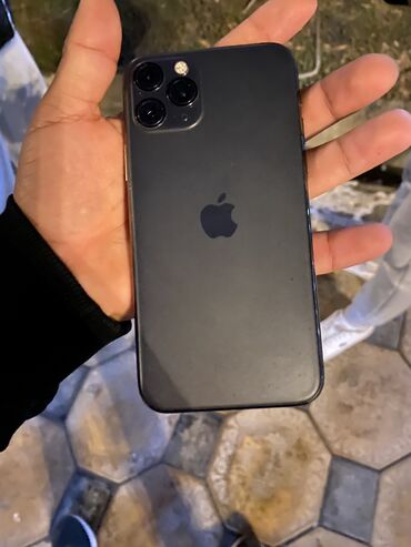 Apple iPhone: IPhone 11 Pro, Б/у, 64 ГБ, Защитное стекло, Чехол, Кабель, 90 %