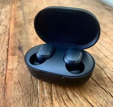наушника: Беспроводные TWS-наушники с зарядным кейсом - Форм-фактор