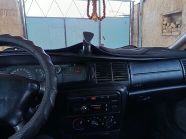 Opel: Opel Vectra: 2000 г., 1.8 л, Механика, Бензин, Седан — 13