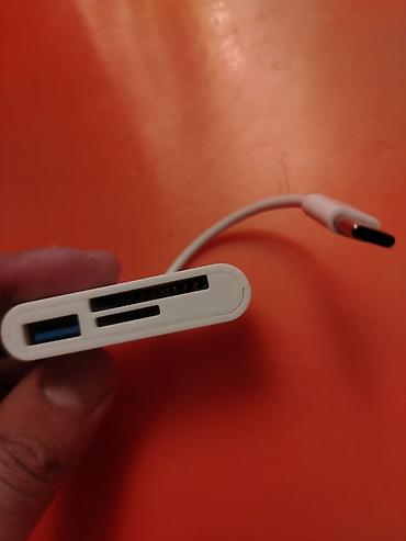 cat 5 kabel: USB-C kart oxuyucu və USB adapter - Giriş: USB‑C (şnur ilə) - — 3
