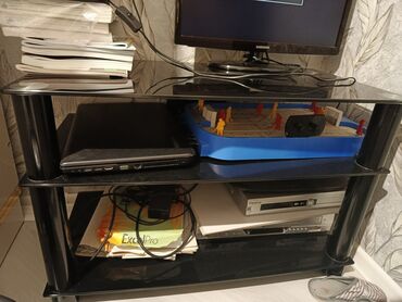 декоративные головы животных на стену: Düz TV altlığı, Polkalı, Şüşəli