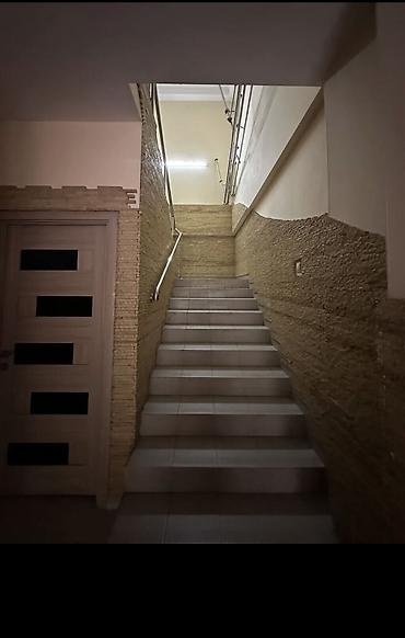 Аренда офисов: Аренда офисов, 30 м², В жилом комплексе, С оборудованием, С отдельным входом, С системой безопасности — 13