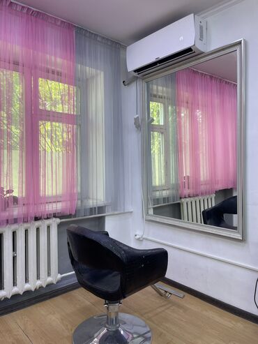 что подарить на день рождения: Сдаю в салоне красоты парихмахерское кресло. 📍Адрес: Молодая Гвардия