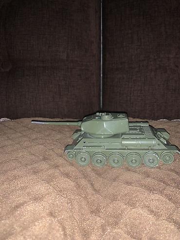 Игрушечный танк (модель в стиле Т-34) металлическая