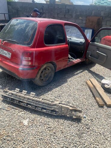 Nissan: Nissan Micra: 2000 г., 1 л, Механика, Бензин