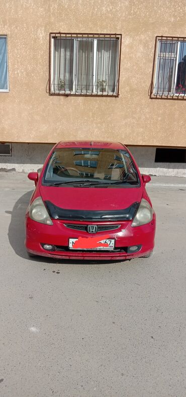 шины на аккорд: Honda Fit (Jazz) — 5‑дверный хэтчбек, красный цвет кузова. Основные