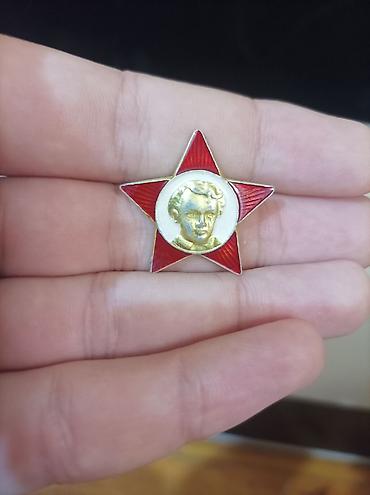 Məhsul: Sovet dövrü pioner nişanı Qiymətdə Razılaşmağ olar Təsvir: -