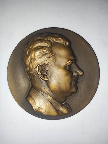 Спорт и хобби: Bronz xatirə medalyonu: Klement Gottwald - Material: bürünc/bronz — 1