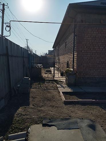 Продажа коттеджей и домов: Продаётся большой благоустроенный дом в районе третьей школы, три at lalafo.kg — 18 Продажа коттеджей и домов: Продаётся большой благоустроенный дом в районе третьей школы, три — 18