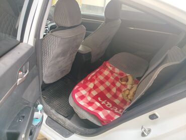 Hyundai: Hyundai Elantra: 2019 г., 2 л, Автомат, Бензин, Седан — 9