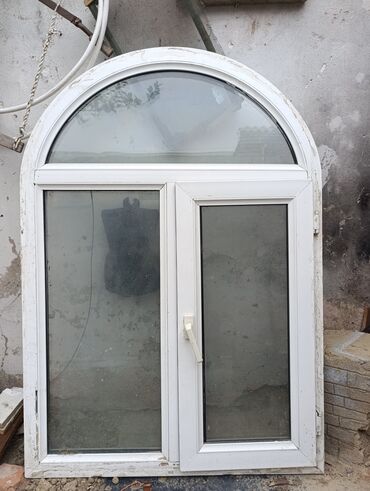 Döşəmə: İşlənmiş Tək qat şüşə paketi Plastik pəncərə, Еni: 1 sm, Uzunluğu: 140 sm