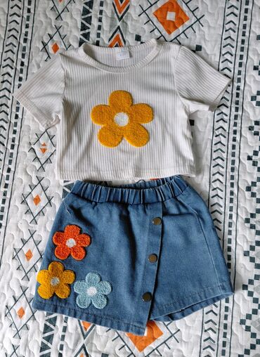 детские классические туфли: Uşaq geyim dəsti – 2-3 yaş - 2 hissədən ibarət dəst: qısa qollu, ağ