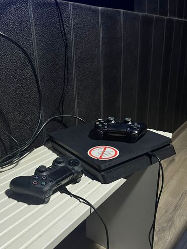 аренда фаст фуд: 2 orjinal pultla verilir,içində oyunlar var heçbir problemi yoxdur